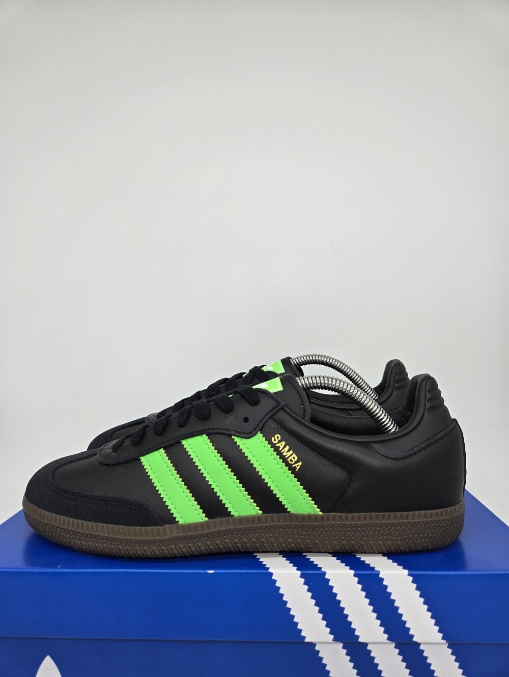 adidas Samba OG JR0911 Men’s Size 6.5 Black Screaming Green Gum New